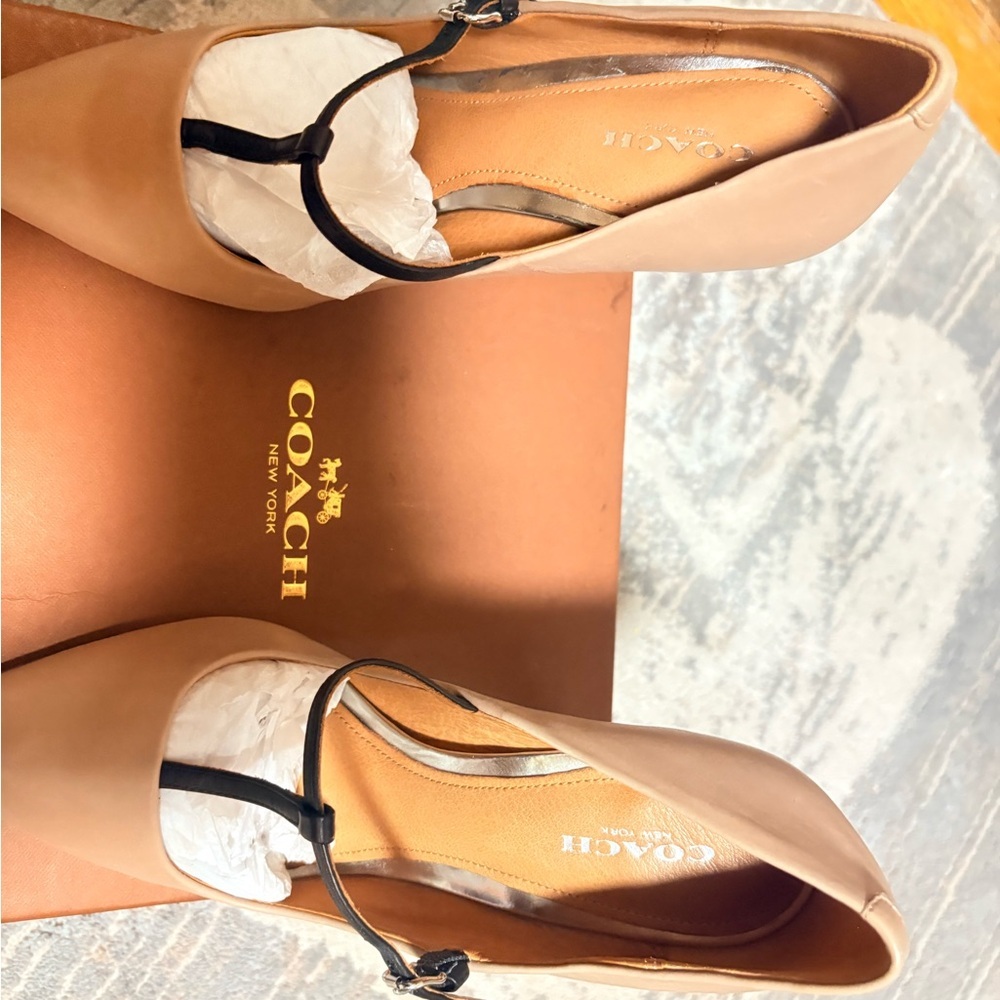 Coach Tan and Black Women's Heels - Picture 3 of 6